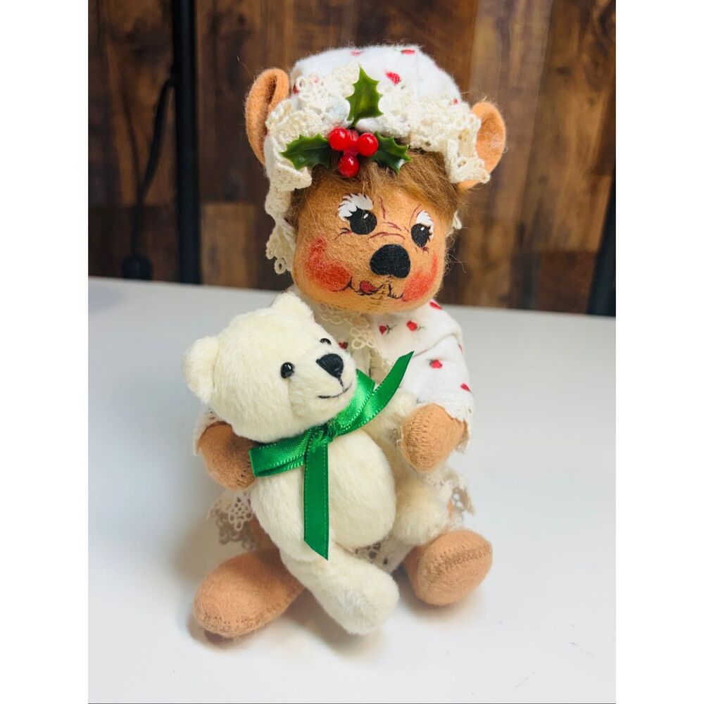 Annalee bear with nightgown